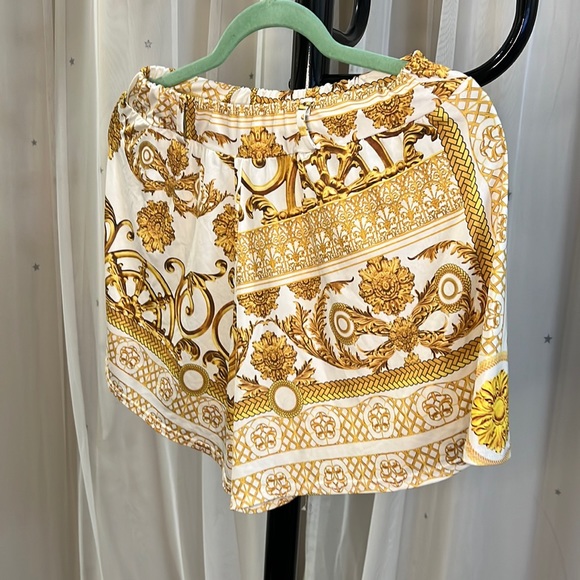 Versailles Shorts - Picture 1 of 3